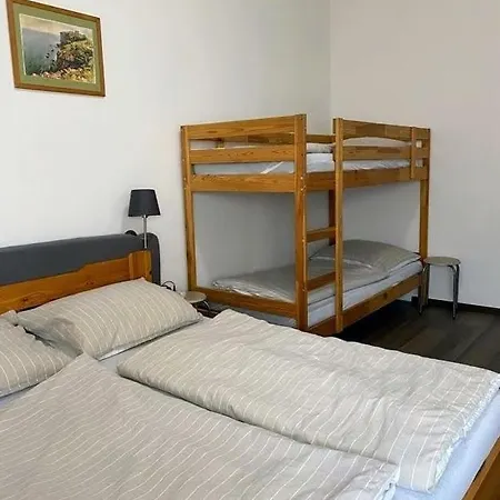 אכסניה Esztergom Central *